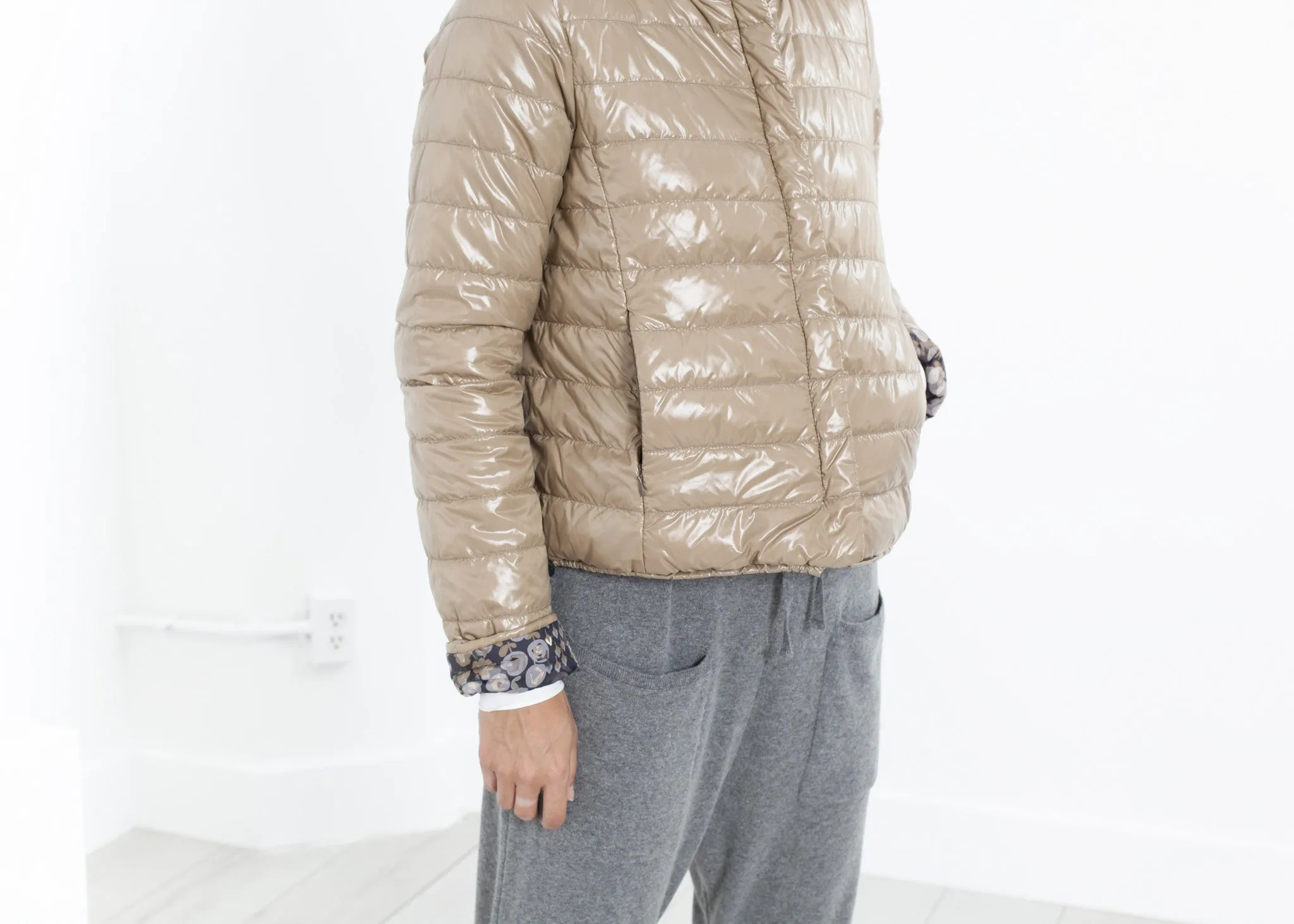 Deione Coat in Graphite Floral - A Stylish and Fashionable Choice