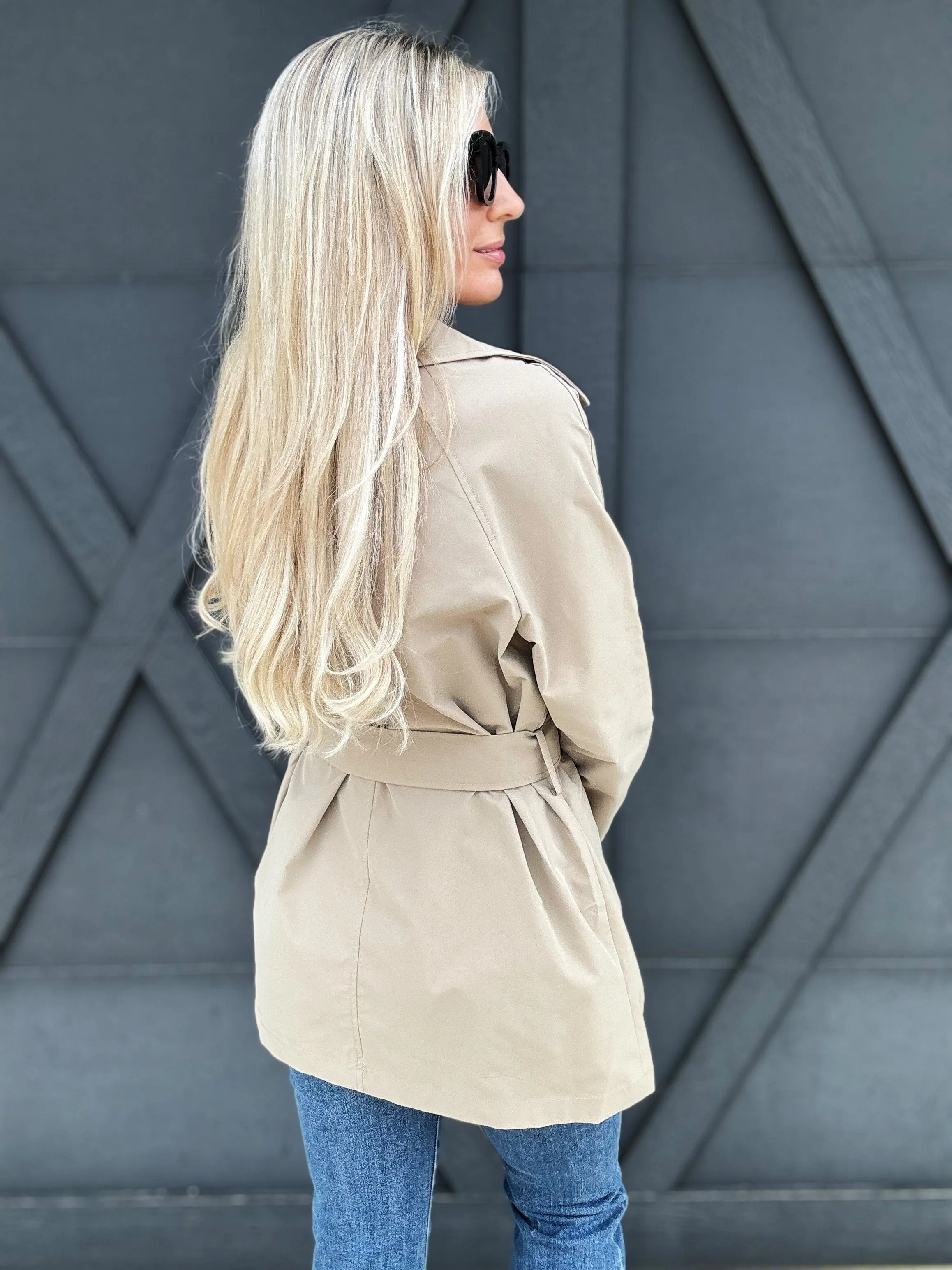 Mid Length Waist Tie Trench Coach In Khaki