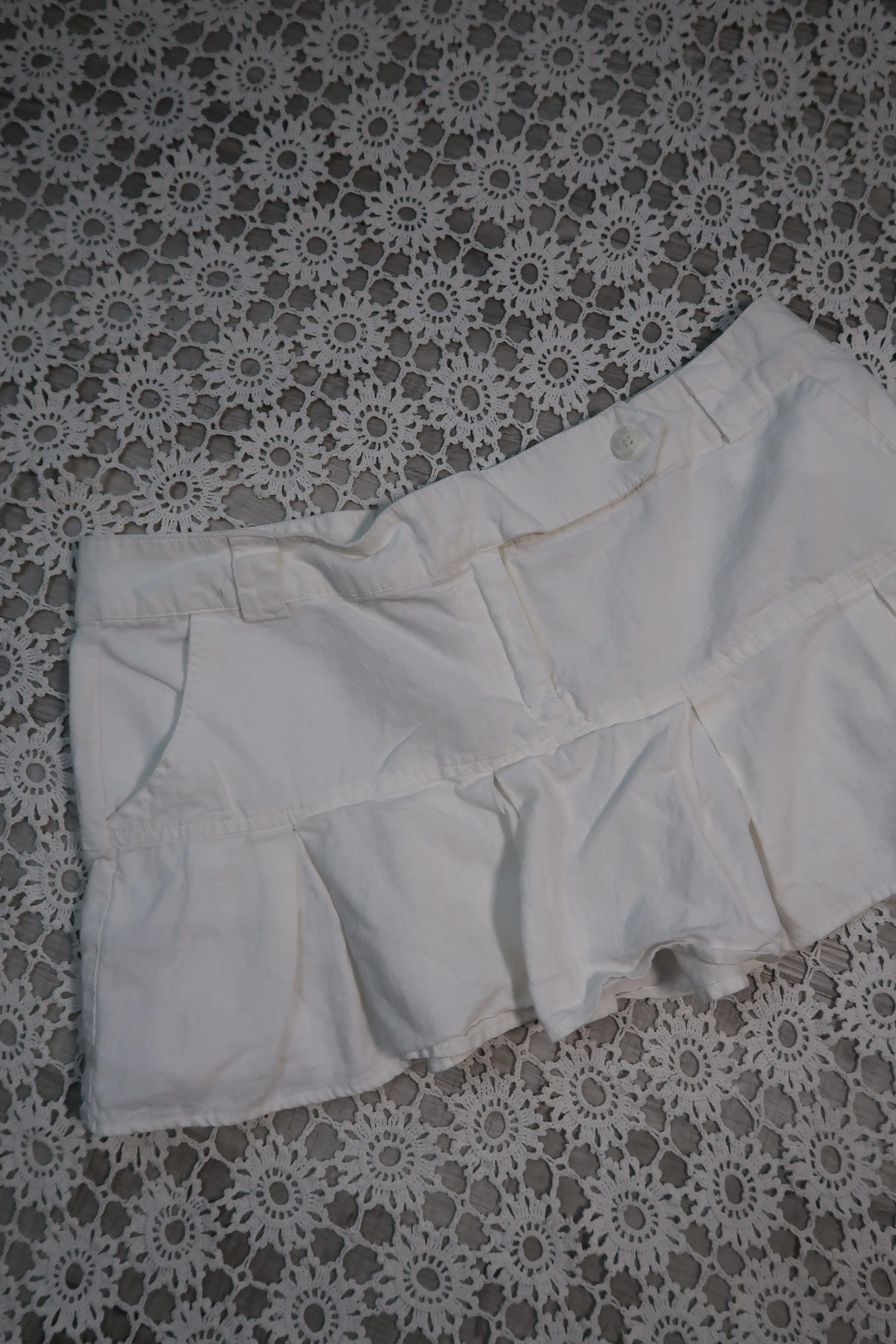 Vintage 2000s White Pleated Mini Skirt